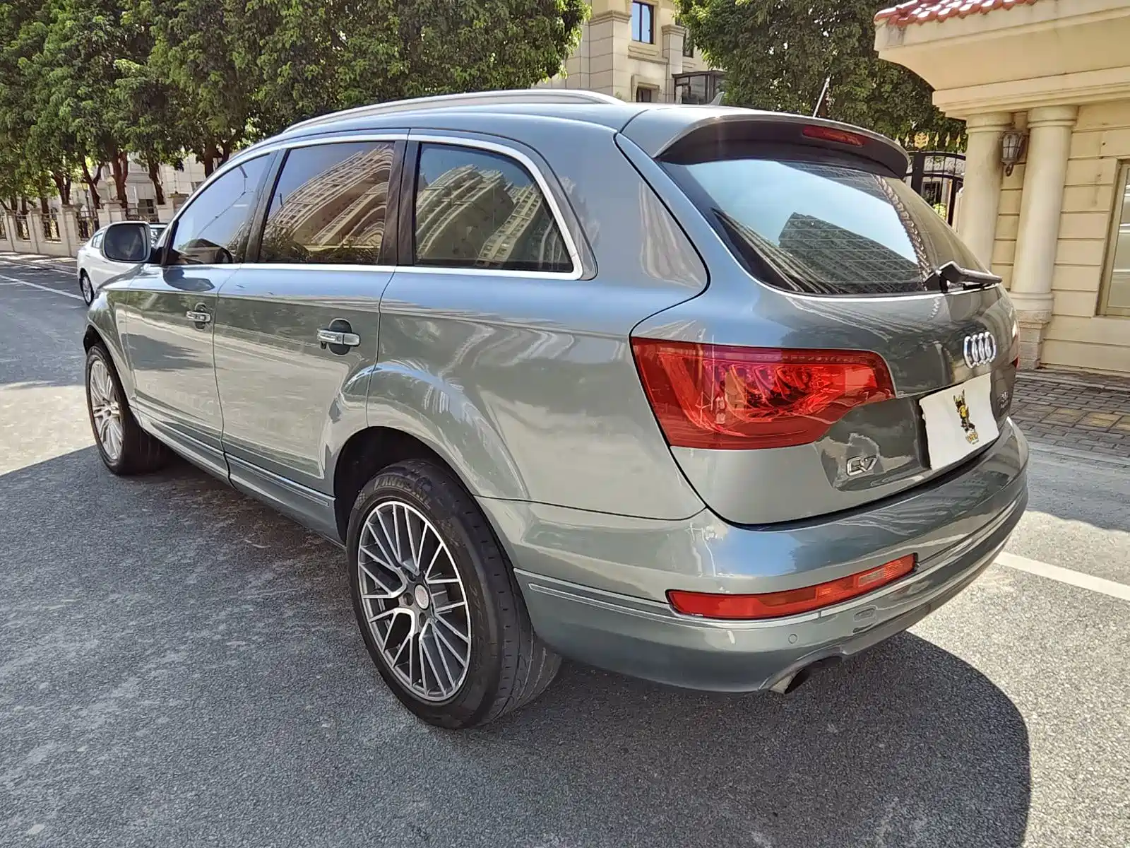 Фото 6 - Audi Q7