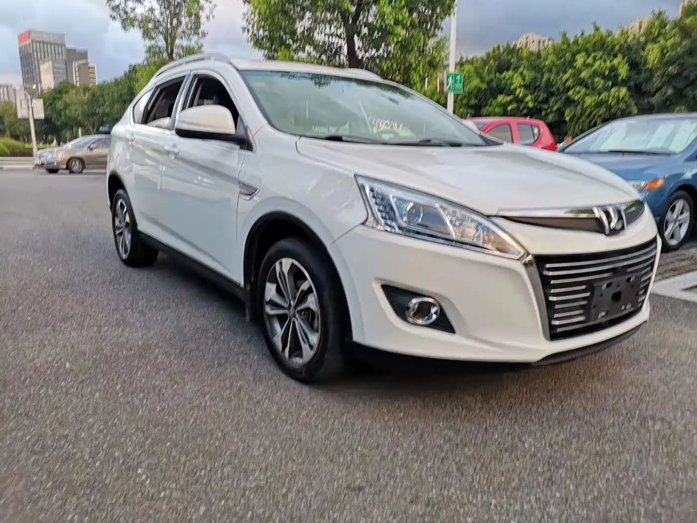 Luxgen U6 SUV 2017 2017 1.8T Tech Value Package