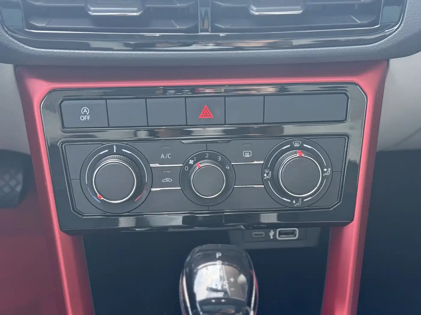 Photo 18 - Volkswagen T-Cross