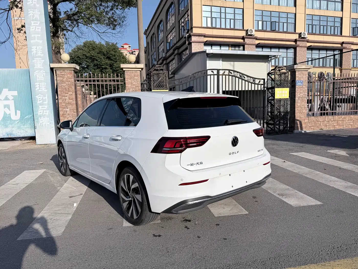 Volkswagen Golf 2025 300TSI фото 4