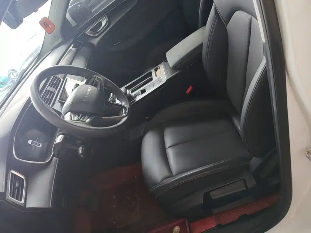 Roewe RX5 2025 2025 PLUS 330TGI Auto Trend-Setting Smart Edition
