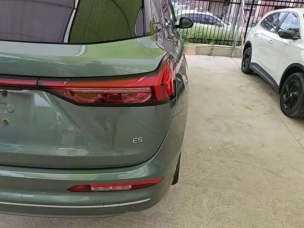 Landian E5 2024 2023 1.5L DE-i 100KM Enjoyment 7-seater