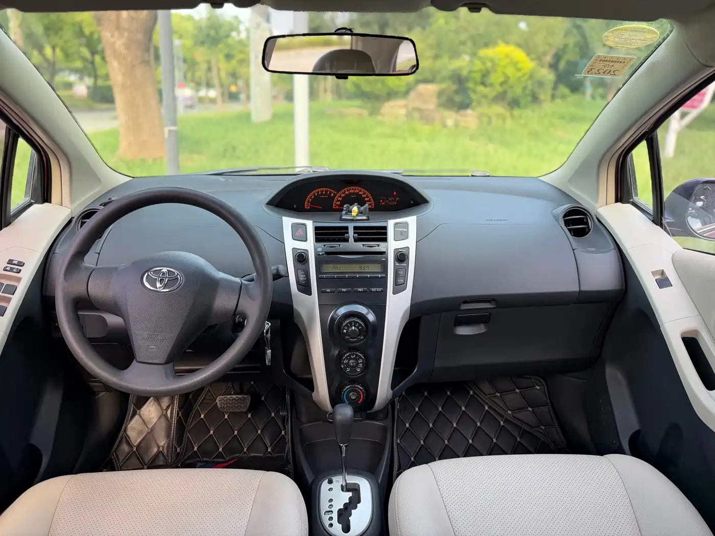 Toyota Yaris 2012 2011 1.6G Auto Dynamic Edition