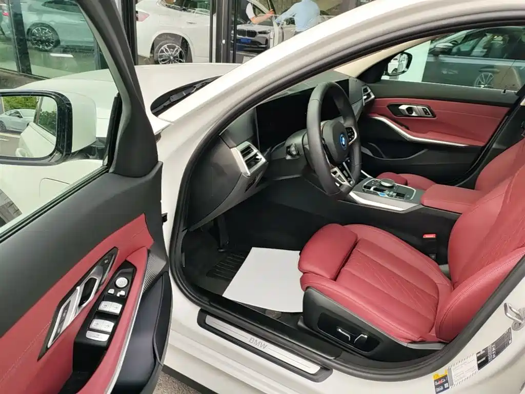 BMW i3 2025 eDrive 35 L фото 16