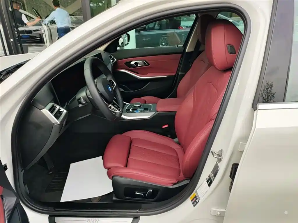 BMW i3 2025 eDrive 35 L фото 15
