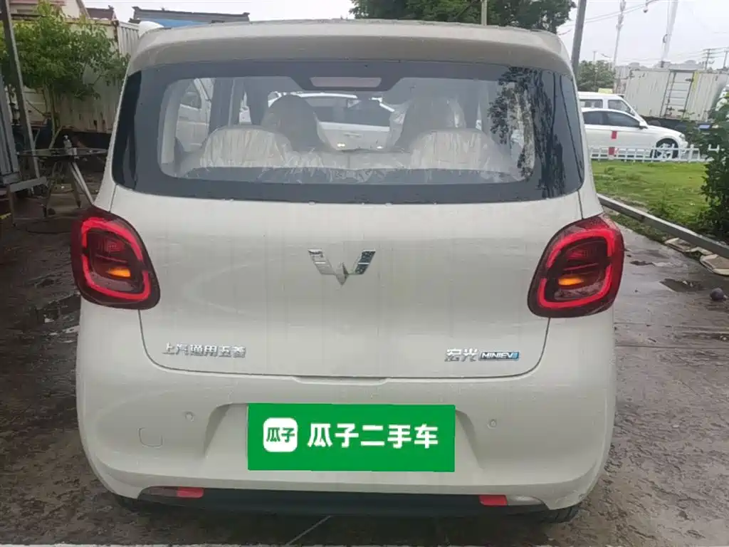 Wuling Motors Hongguang MINIEV 2026 2025 4-Door Advanced