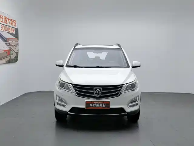 Baojun 560 2016 1.8L Manual Luxury — фото 3