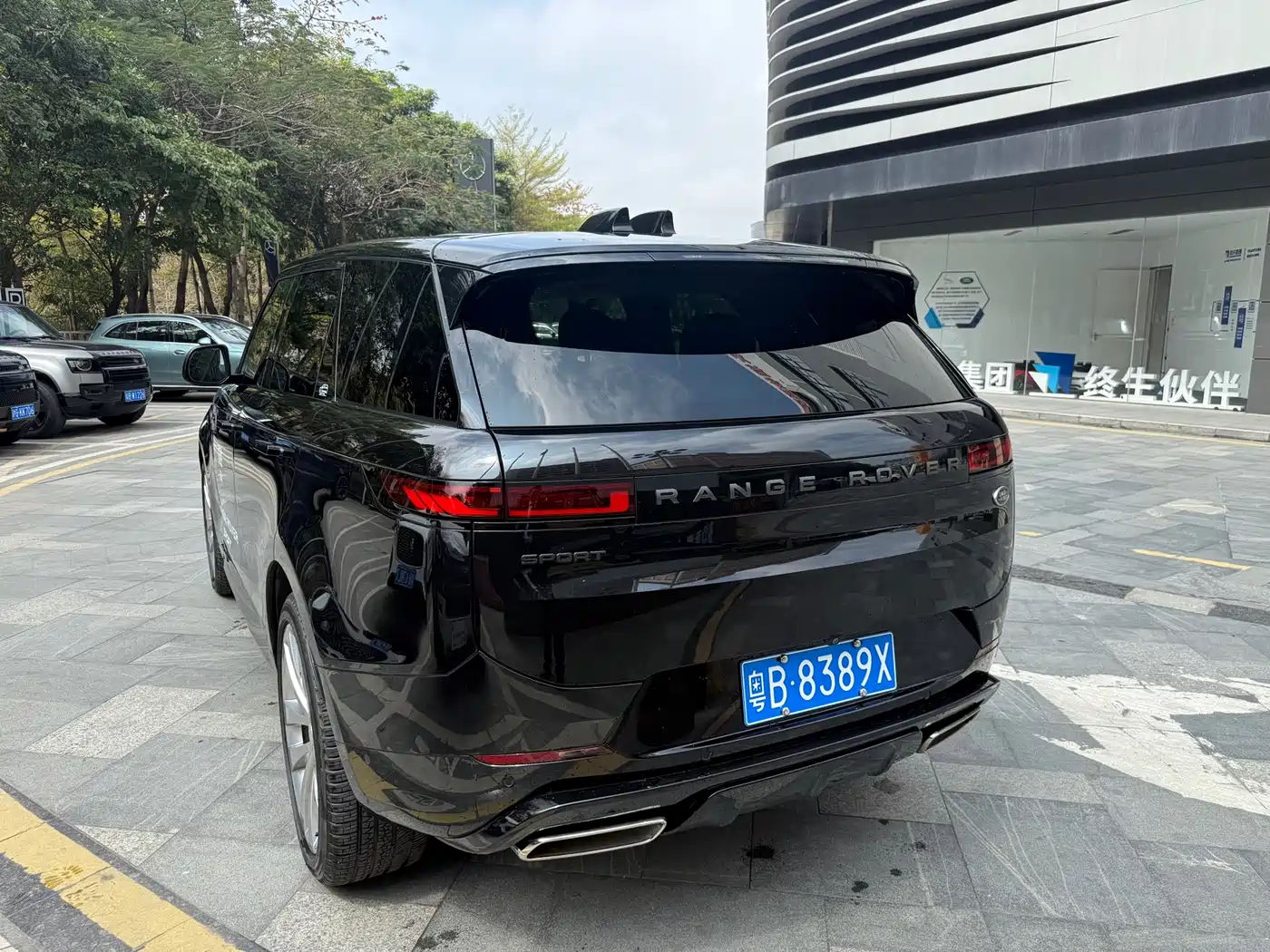 Land Rover Range Rover Sport 2024 400PS Exemplary Edition фото 10