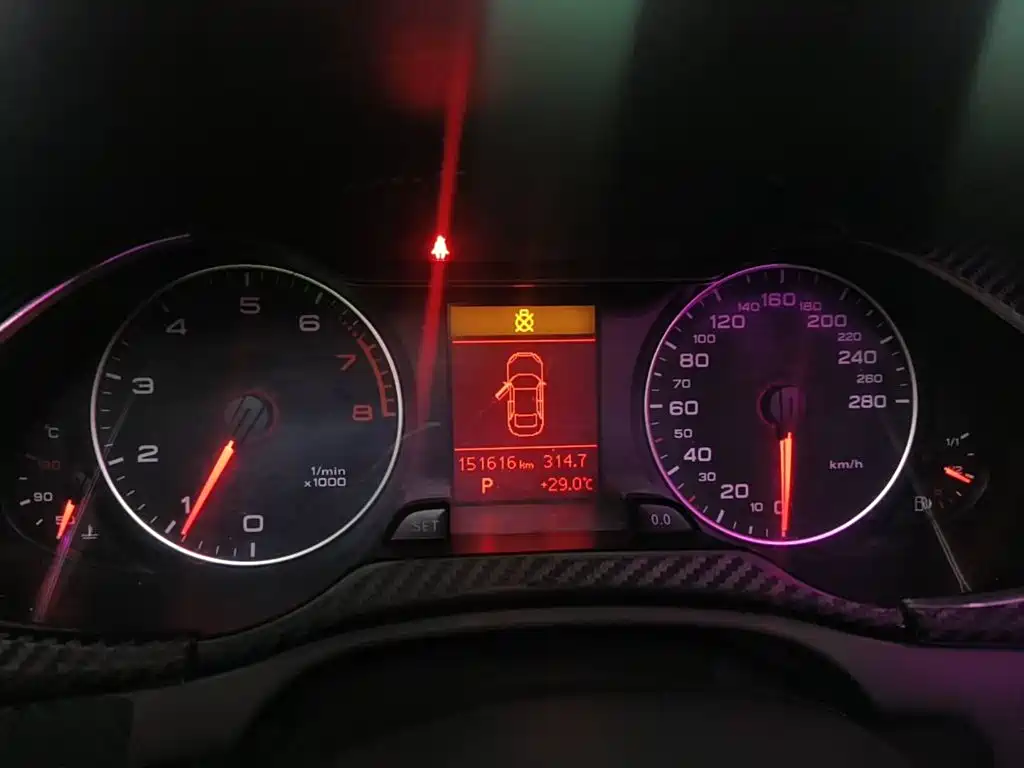 Фото 4 - Audi A4L