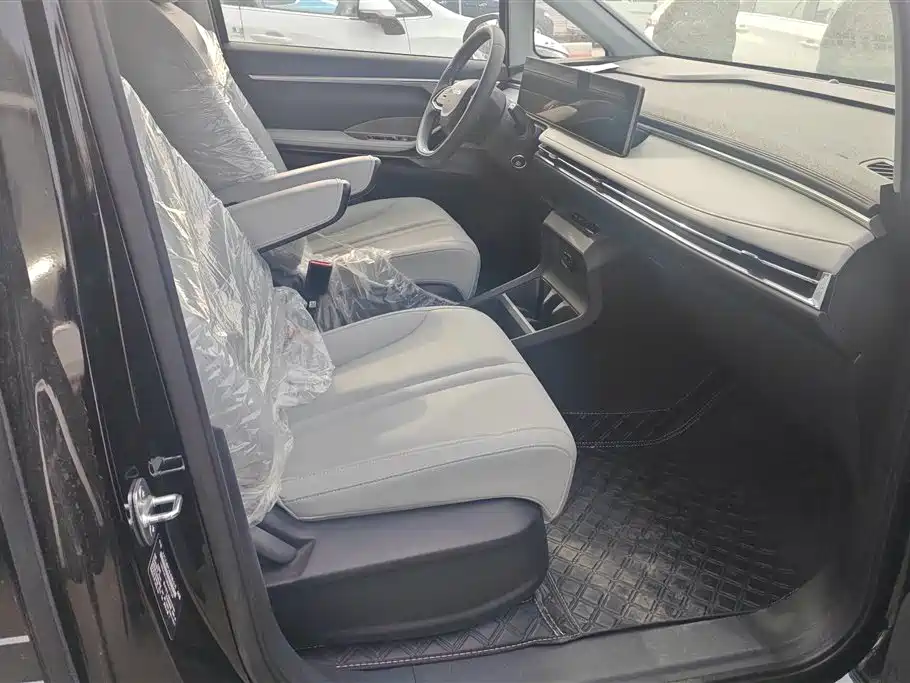 SAIC MAXUS CHASE G70