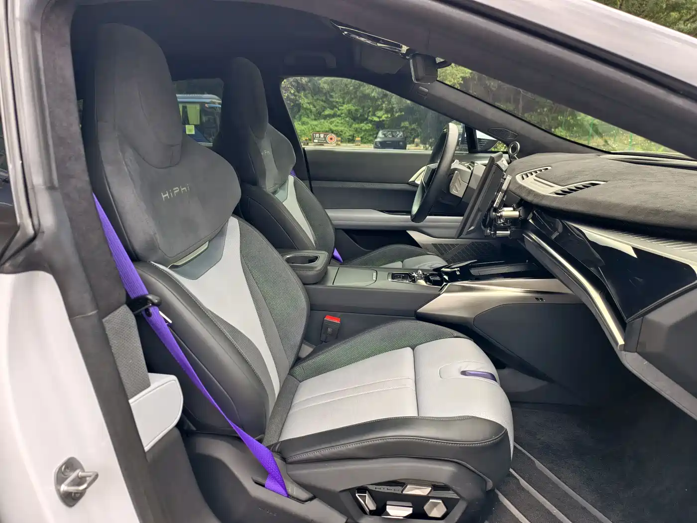 HiPhi Z 2023 5-Seater фото 5