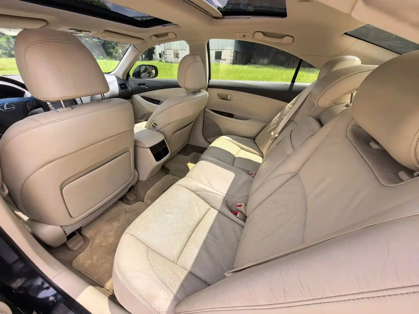 Фото 15 - Lexus ES
