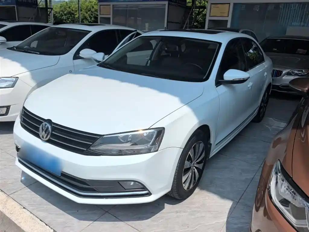 Volkswagen Sagitar 2017 230TSI Automatic Comfort фото 2