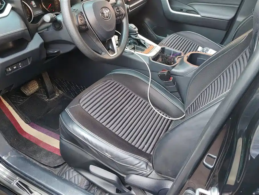Toyota RAV4 Rongfang 2024 2.0L CVT FWD Urban Edition фото 9