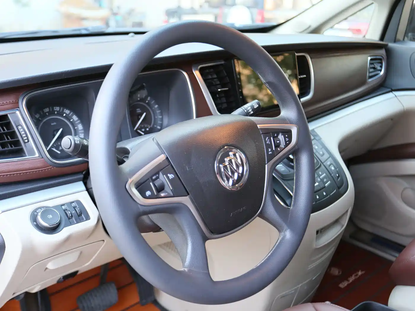 Buick GL8 2018 28T Comfort China VI фото 10