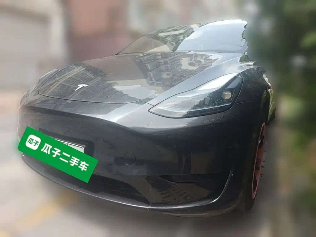 Tesla Model Y 2024
