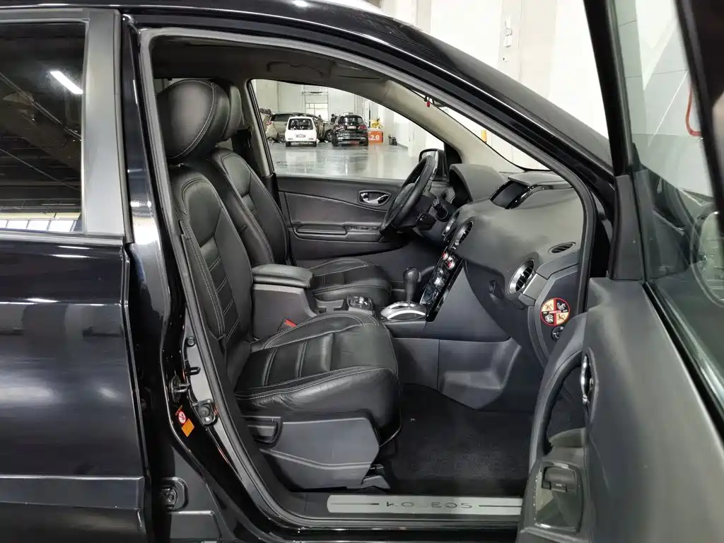 Renault Koleos (Import) 2012 2012 2.5L 4WD Comfort Navigation Edition