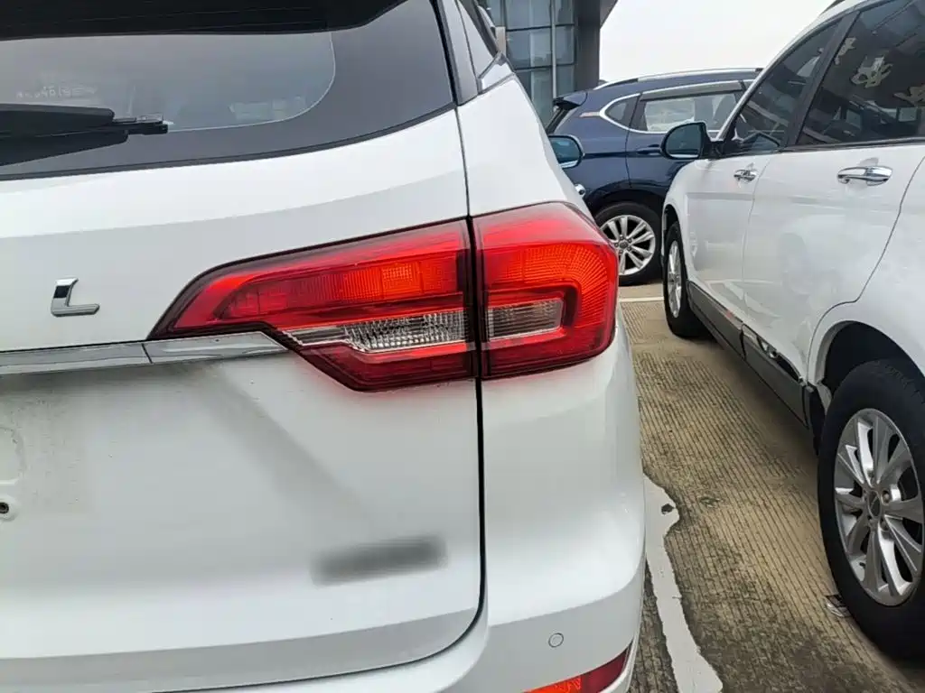 Фото 8 - Haval M6