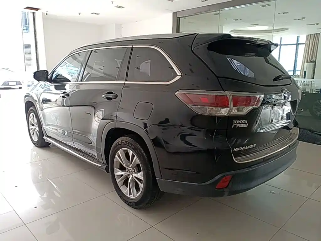 Фото 5 - Toyota Highlander