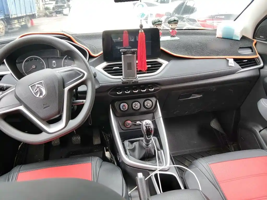Baojun 530 2019 2019 1.5T Manual Elite (7-seater) China V