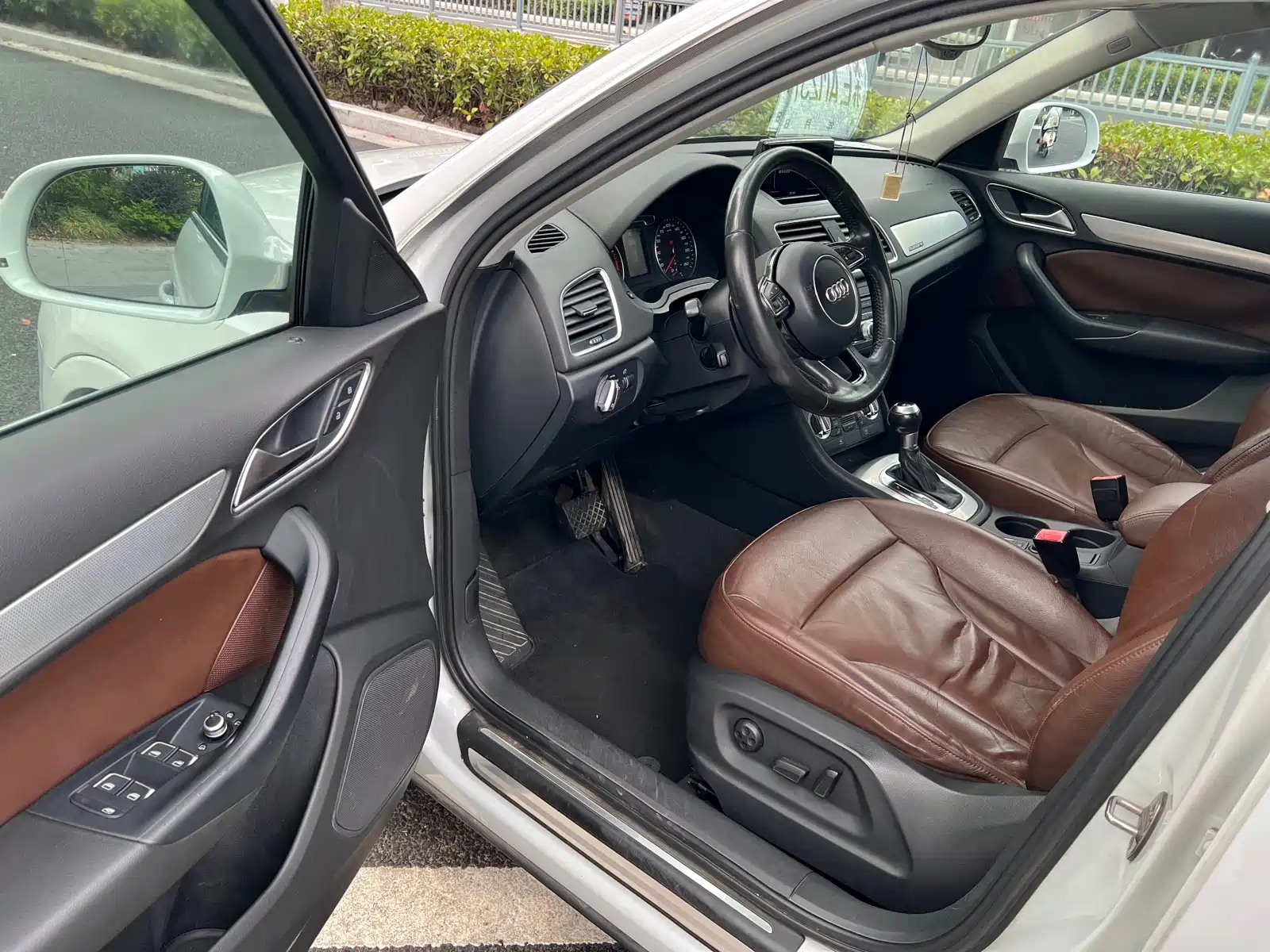 Фото 8 - Audi Q3