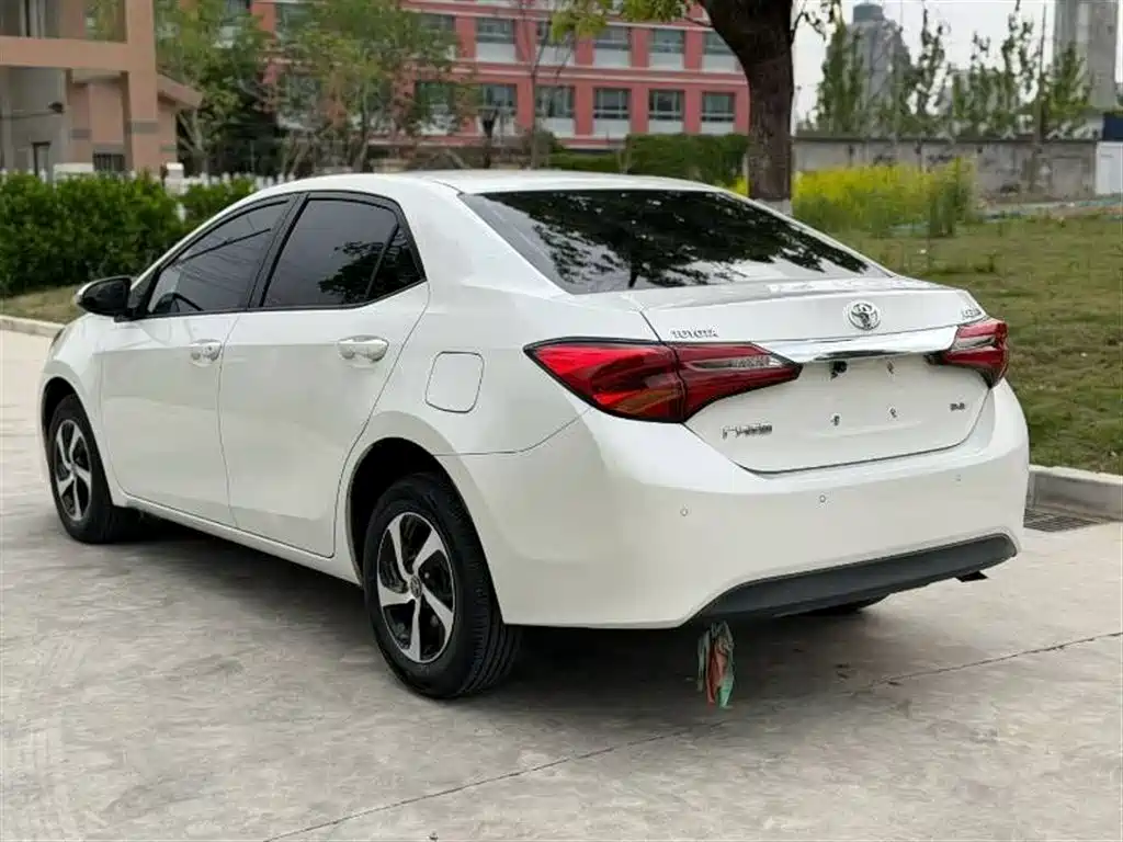 Toyota Levin 2017 Facelift 185T CVT Elite (China V) фото 8