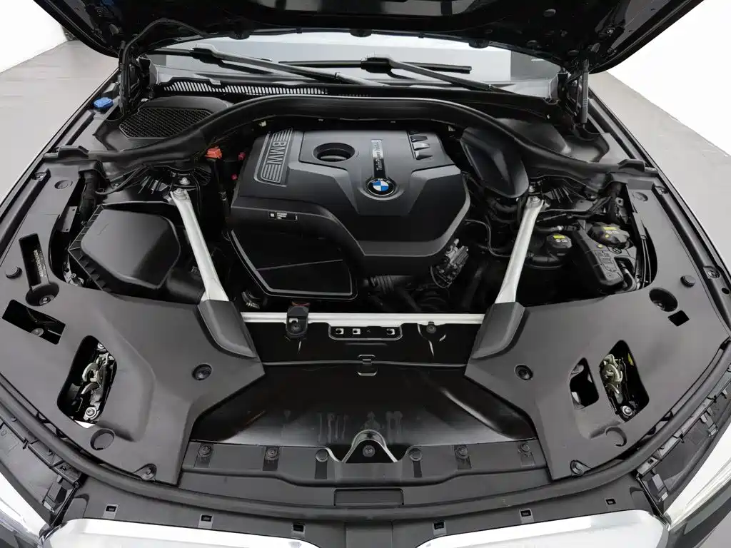 Photo 6 - BMW 5 Series