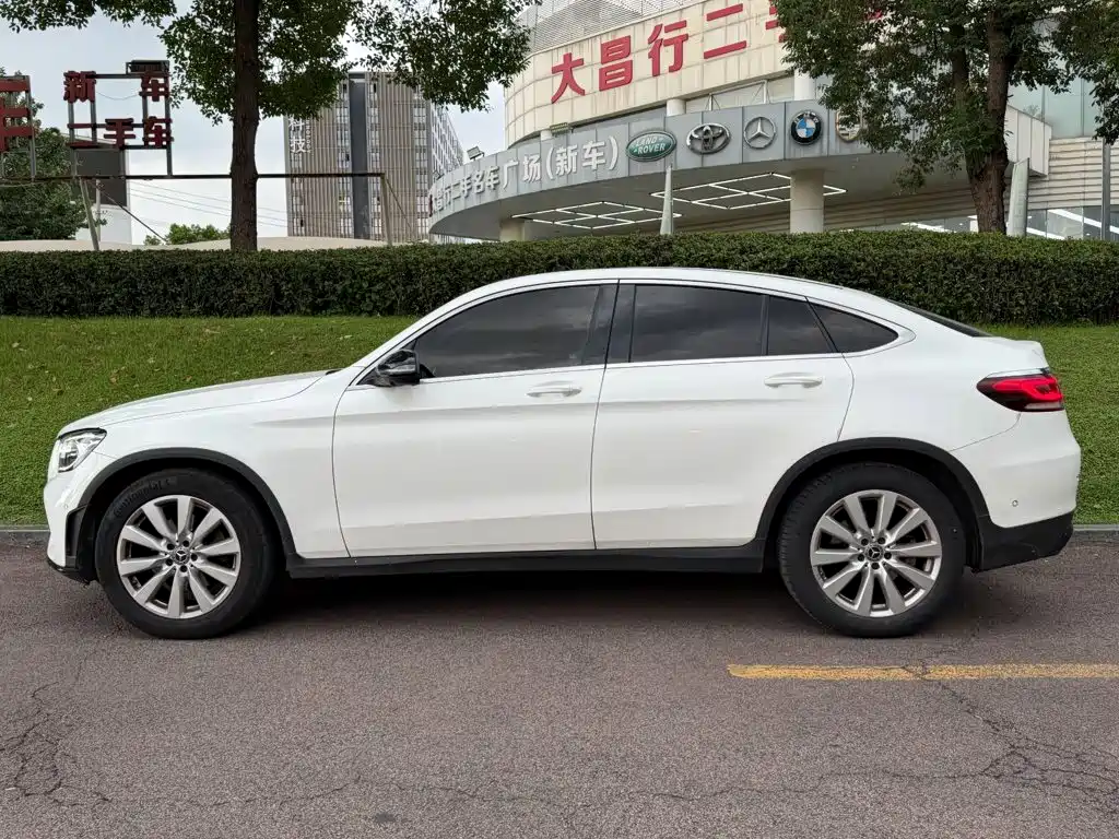 Mercedes-Benz GLC Coupe 2022 2020 GLC 260 4MATIC Coupe SUV