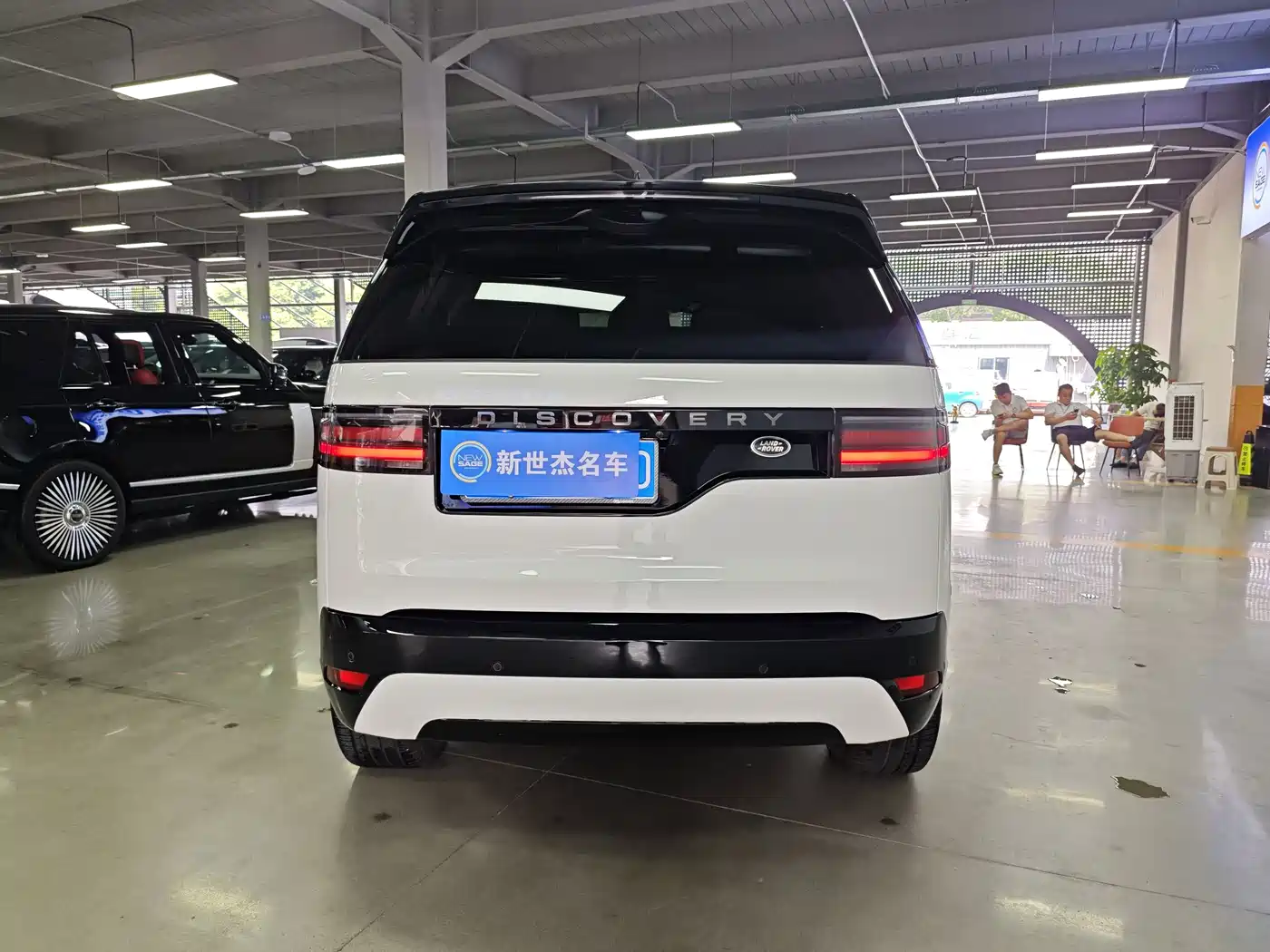 Land Rover Discovery 2024 2024 360PS Dynamic SE