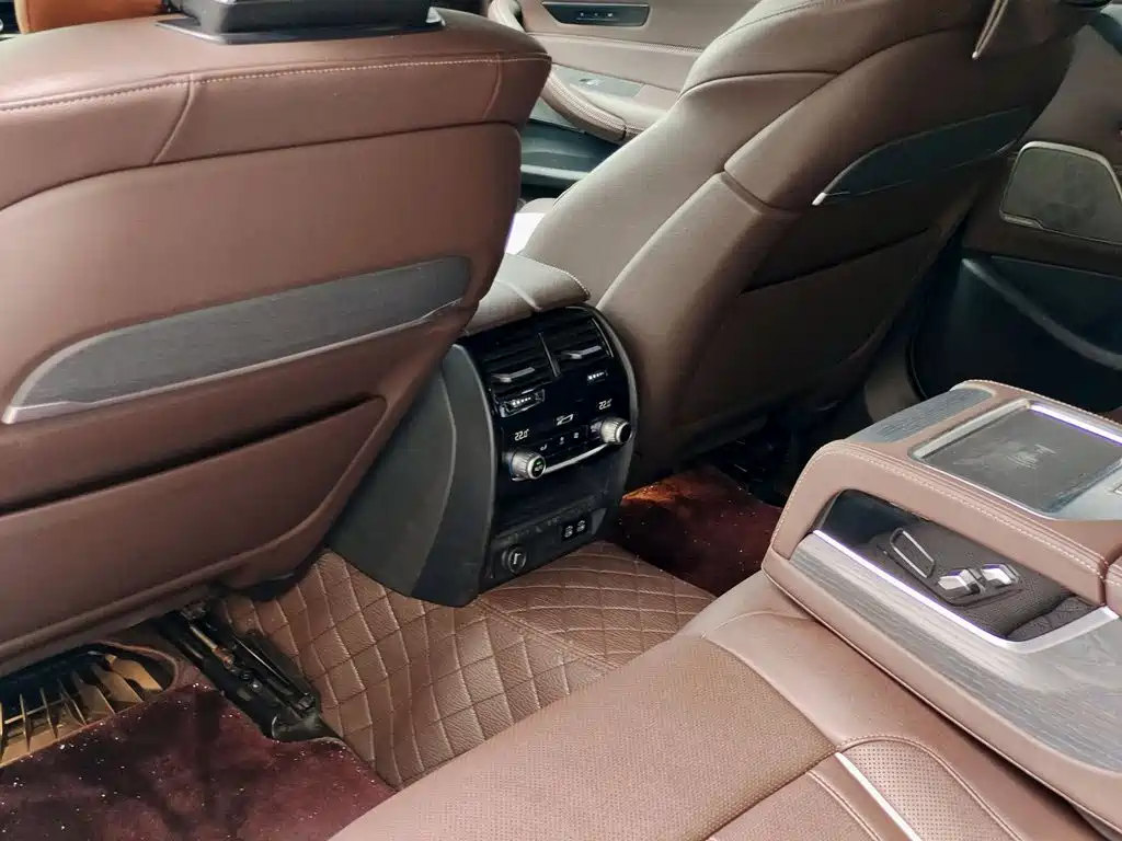 Photo 9 - BMW 5 Series