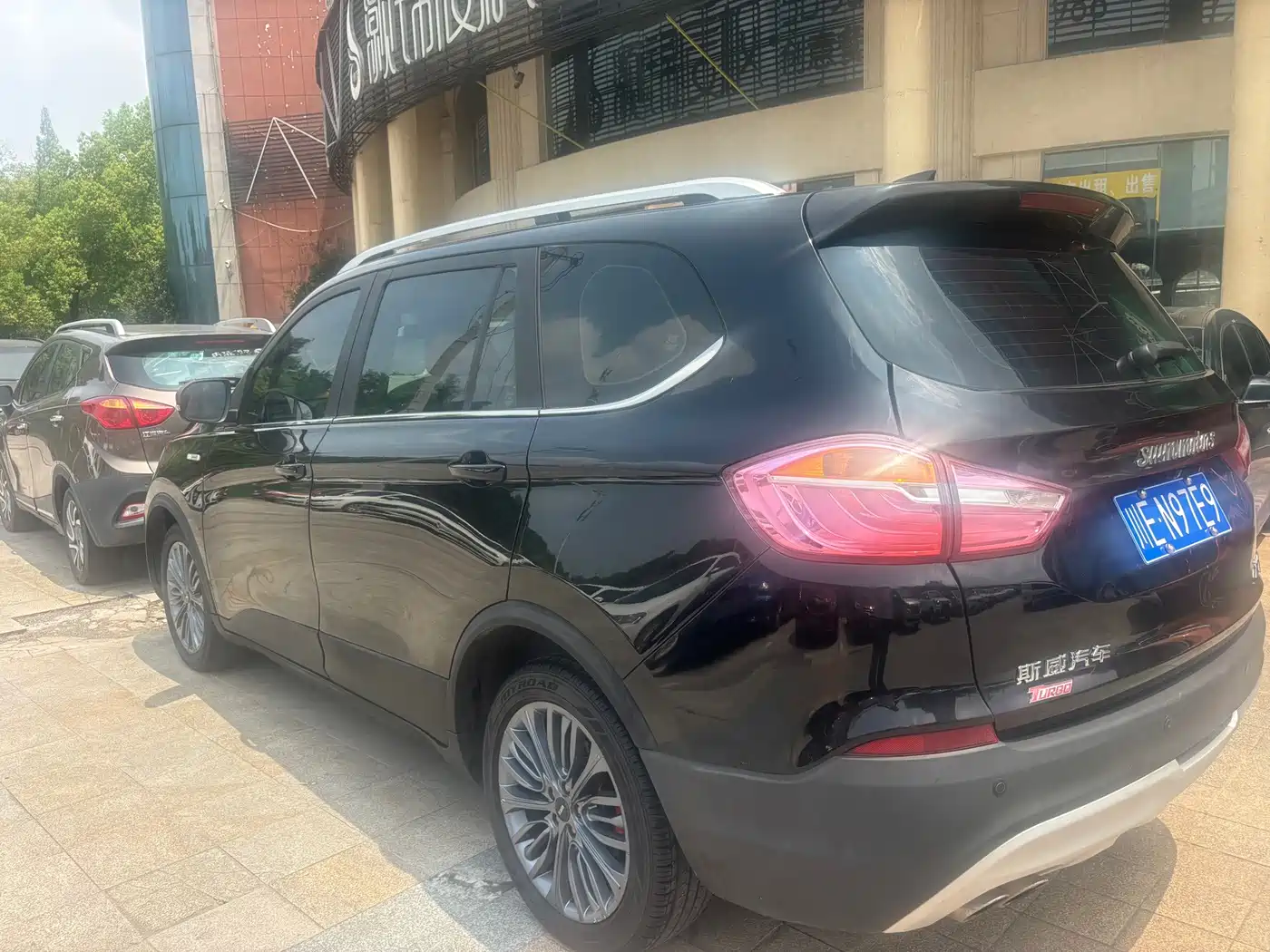 SWM Motor SWM X7 2019 2017 1.5T Automatic Smart 7-seater