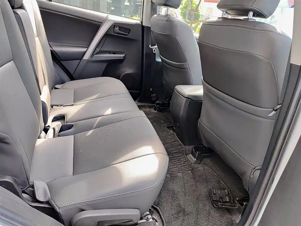 Toyota RAV4 Rongfang 2016 2.0L CVT 2WD Trend (China V) фото 10