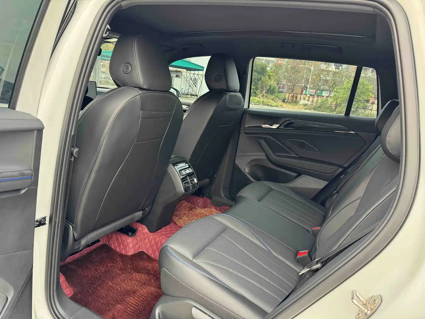 Volkswagen Tiguan L 2024 PRO 330TSI 2WD Intelligent Leader Edition фото 6