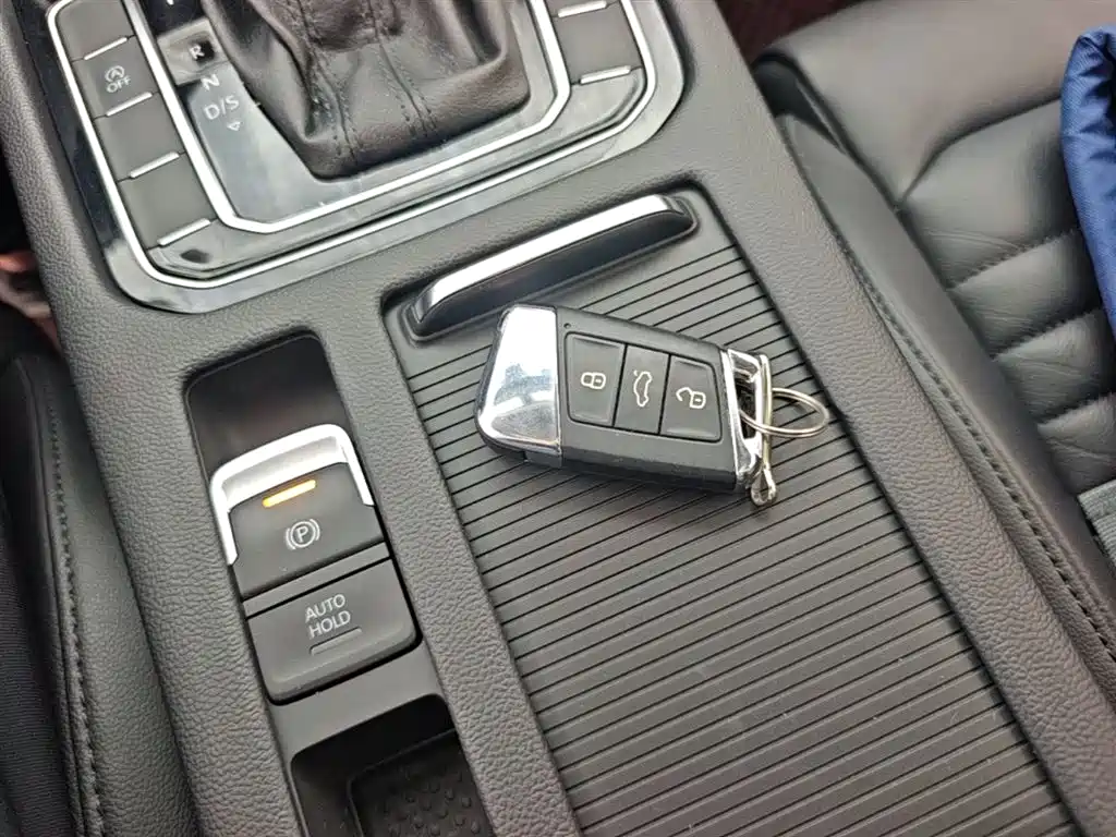 Volkswagen Magotan 2019 330TSI DSG Luxury Class China VI фото 9