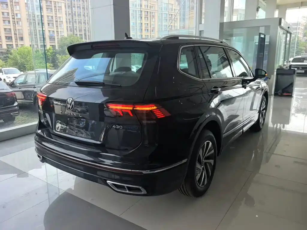 2026 Volkswagen Tiguan L PHEV