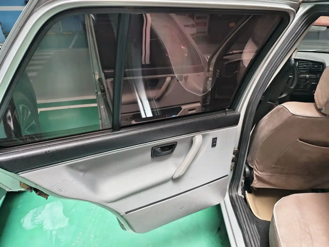 Volkswagen Jetta 2010 1.6L Partner фото 11