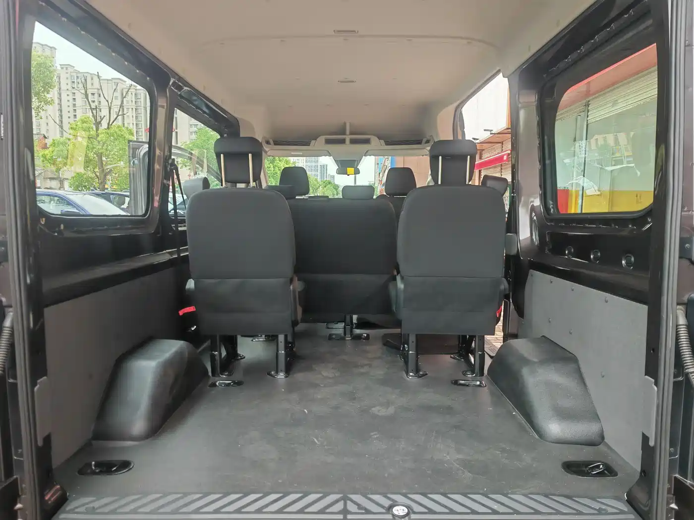 Ford Transit T8 2024 T8 2.0T Diesel Manual Mid-wheelbase Mid-roof 6-seater Multi-purpose Version (2/2/2) фото 14
