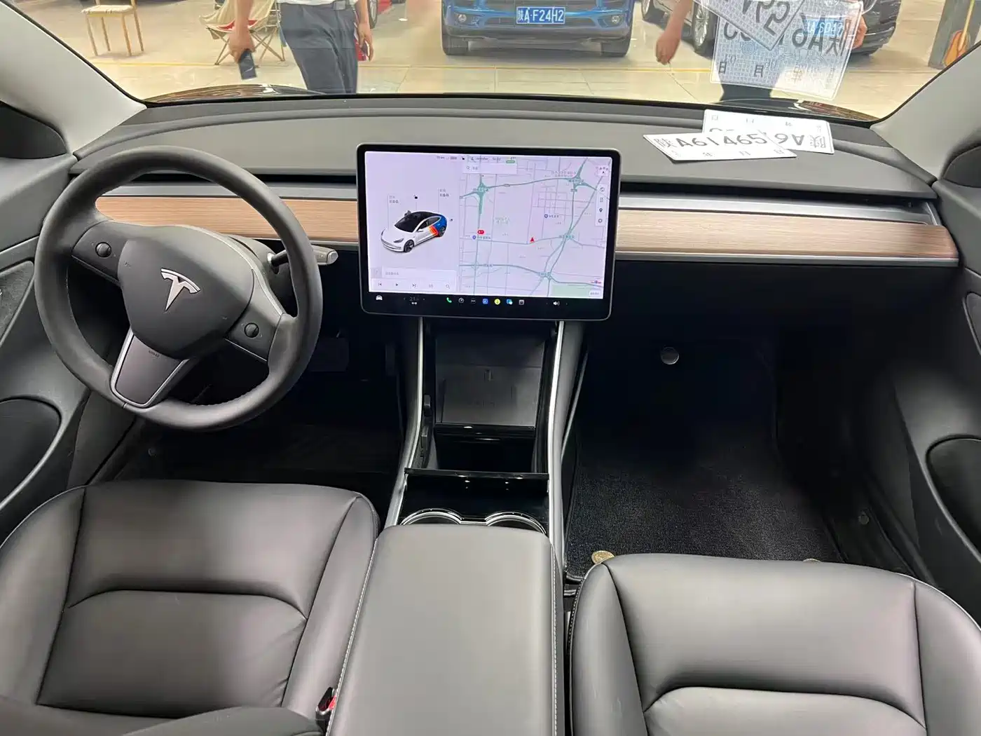 TESLA MODEL 3