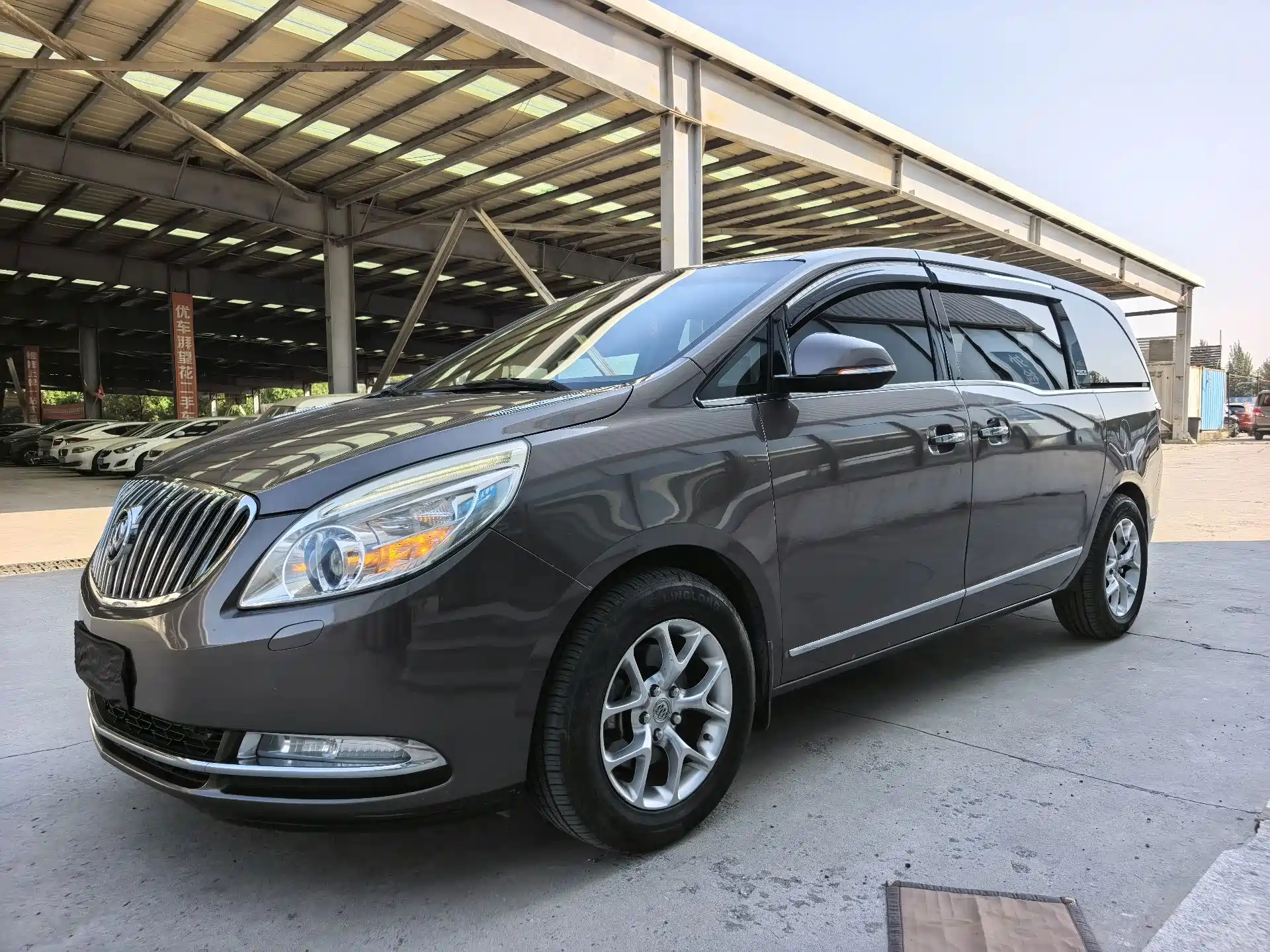 Фото 1 - Buick GL8