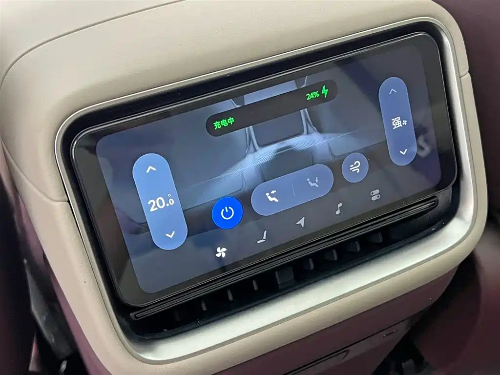 Xiaomi Auto Xiaomi YU7 2025 Extended Range AWD Pro фото 18