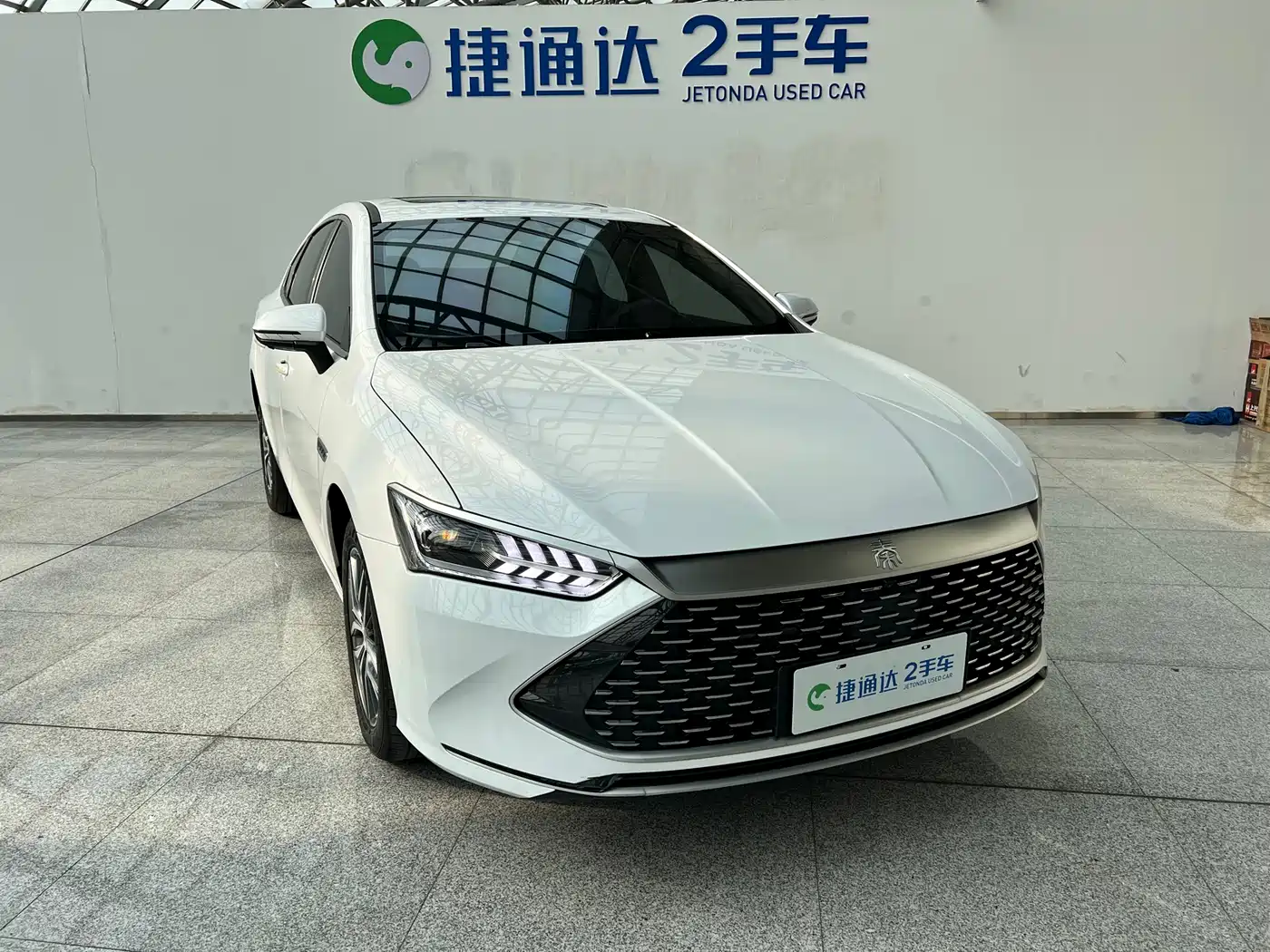 BYD Qin PLUS 2023 Champion Edition DM-i 120KM Surpassing Type фото 3