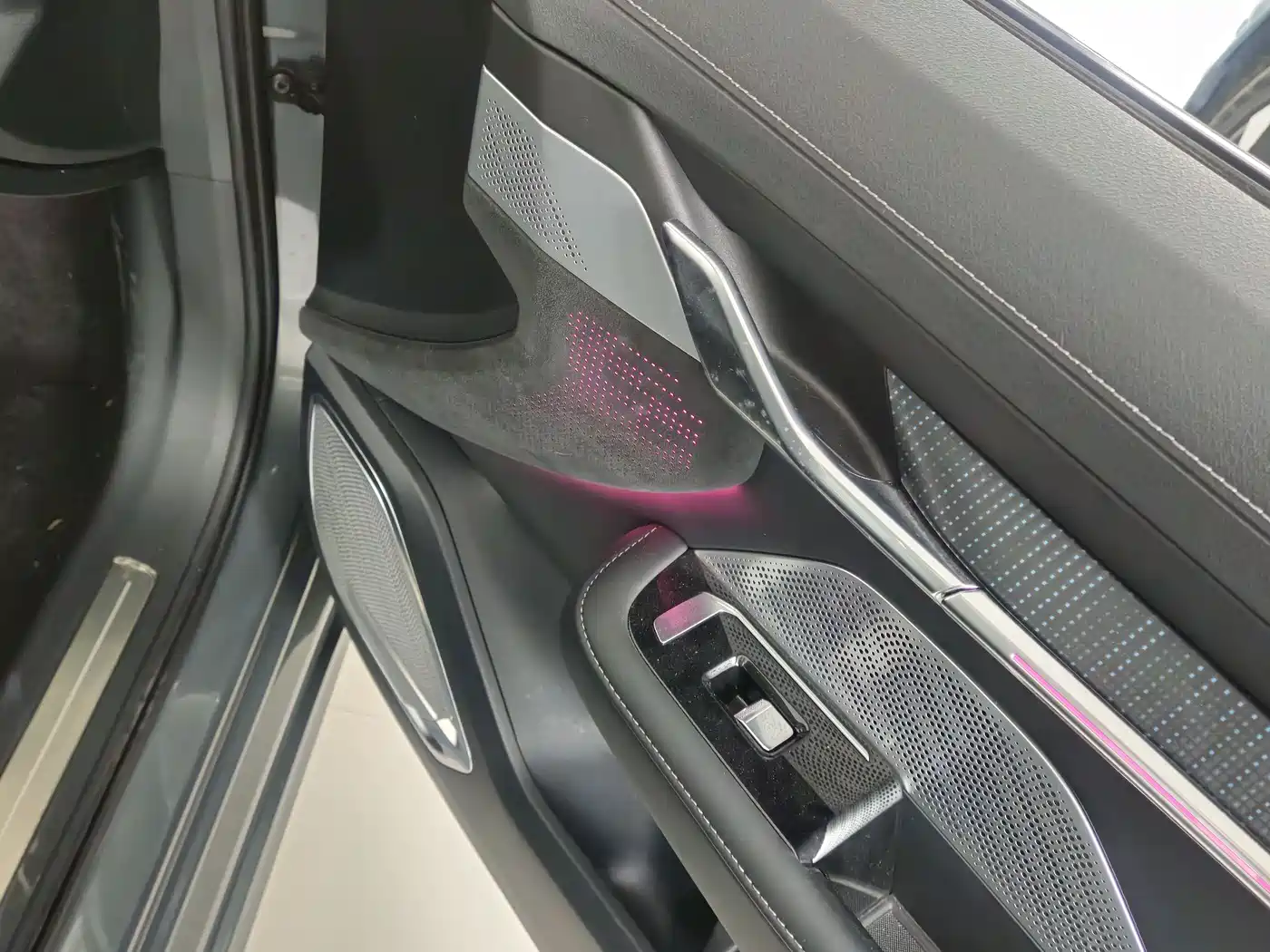 ZEEKR EXTREME KRYPTON 001