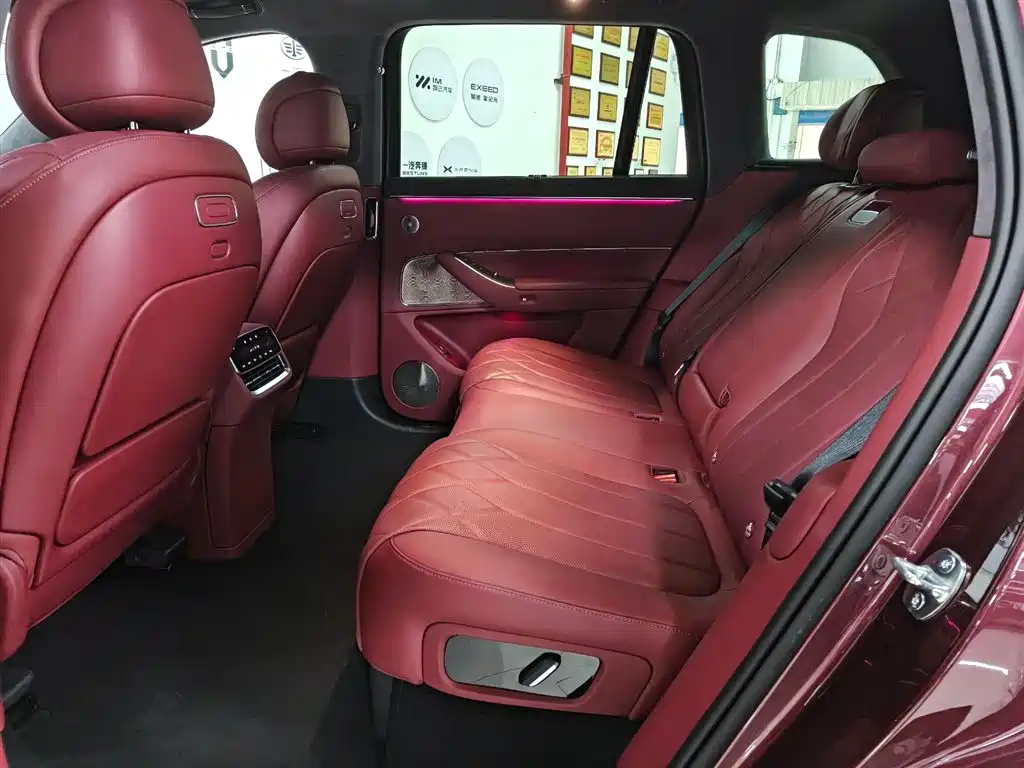 AITO Wenjie AITO M8 2025 Model Extended Range Ultra Edition 53.4kWh 5-Seater фото 12