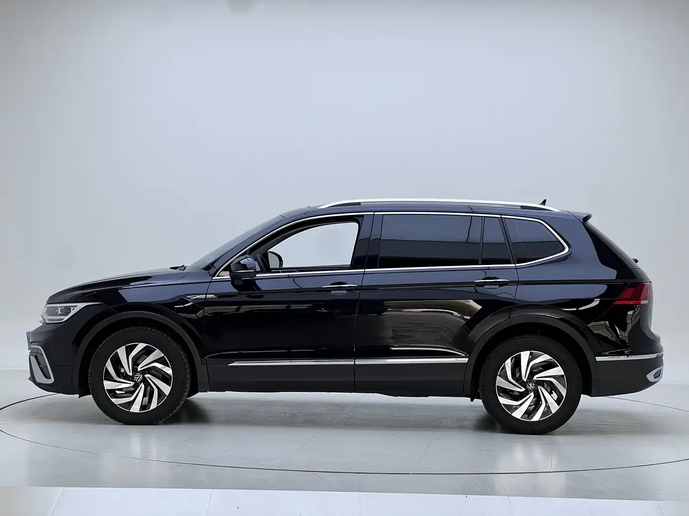 Volkswagen Tiguan L 2023 280TSI 2WD Trend Limited Edition фото 4