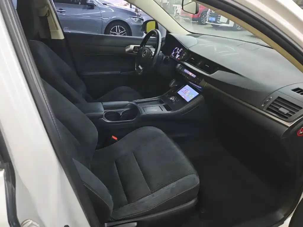 Lexus CT 2017 2014 CT200h Elite Monochrome