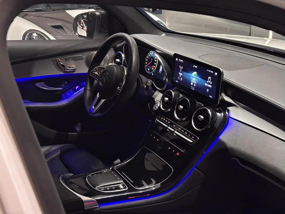 Mercedes-Benz GLC Coupe 2021 GLC 260 4MATIC Coupe SUV фото 12