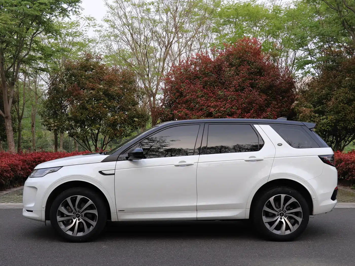 Land Rover Discovery Sport 2020 249PS R-Dynamic Performance Tech 7-seater фото 4