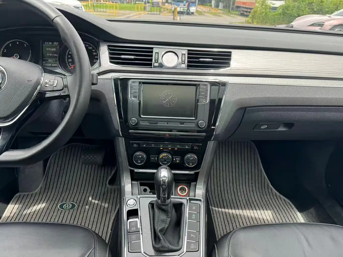 Volkswagen Passat 2017 280TSI DSG Prestige фото 13