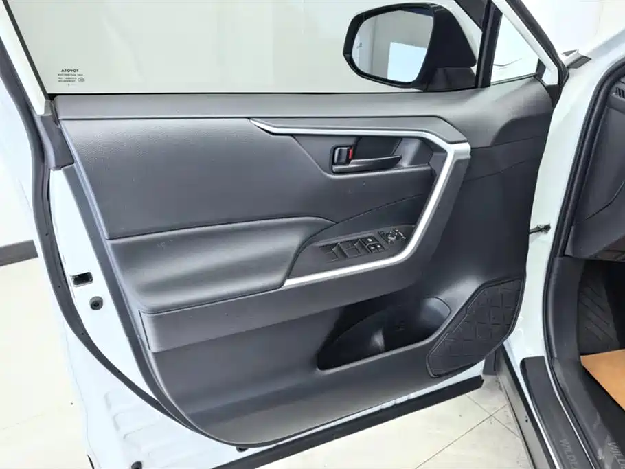 Toyota Wildlander 2024 2.0L CVT FWD Leading Edition фото 7