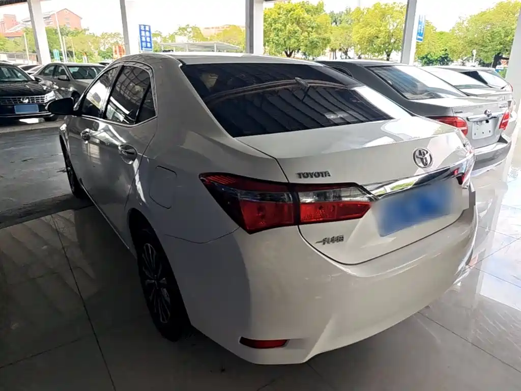Toyota Corolla 2018 1.2T S-CVT GL Smart Edition фото 5
